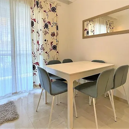 Town Anila Apartamento